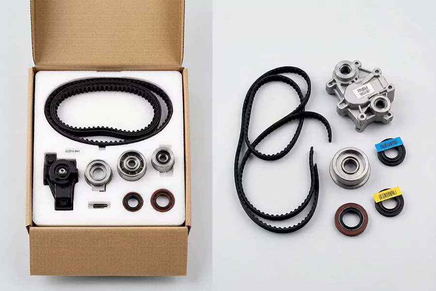 On the left side of the picture is the engine repair parts kit, and on the right side are the individual components.